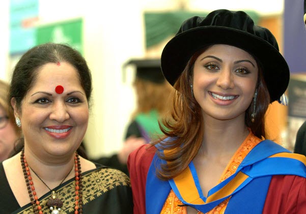 Shilpa Shetty with mother Sunanda Shetty