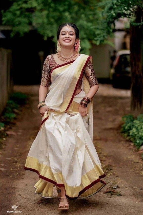 Radha Krishna Golden Zari Pure Cotton Kerala Set Saree with Blouse | HARADHI